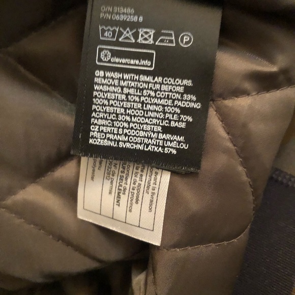 H&M Jacket green winter jacket. Fit more like a medium. - Picture 8 of 9